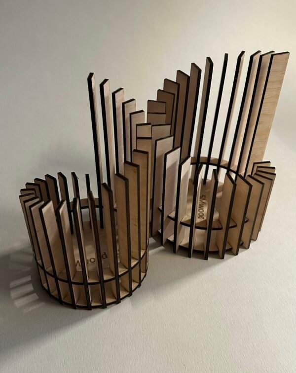 Teeküünlahoidja sirge