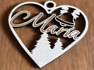 Nimeline jõuluehe südamekujuga