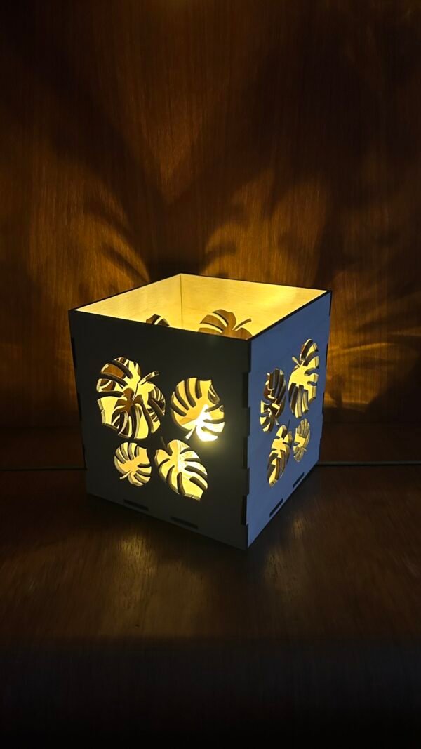 Teeküünlahoidja mosteraga