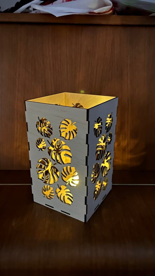 Teeküünlahoidja mosteraga